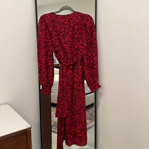 Max Studio Floral Wrap MIDI Dress - Picture 5 of 5